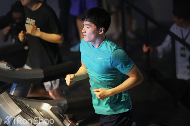 体验 | 这一次NIKE造了场跑步机上的梦