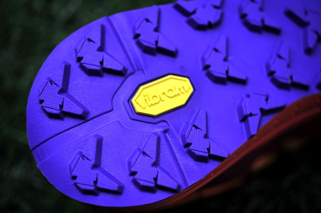 那抹点缀山间的紫与橙——泰尼卡闪电2.0深度测评