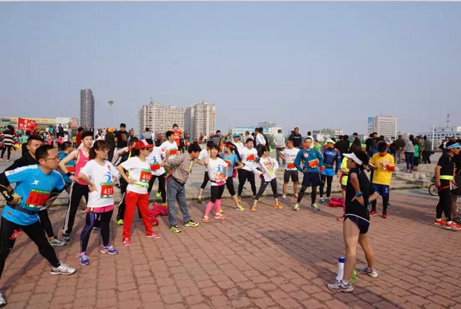 营口鲅鱼圈马拉松刷PB纪念我逝去的爱情（中英文对照）