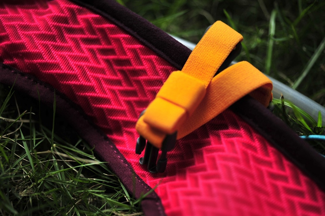 活跃山间的娇粉精灵——Nathan VaporAiress 轻量水袋背包测评