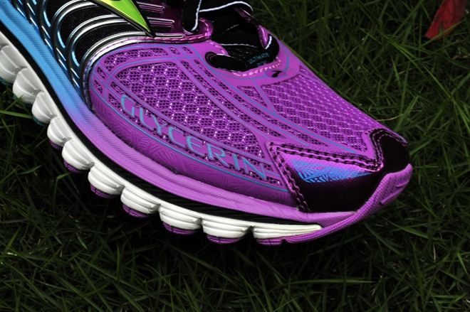 漫步云端 缓震界的劳斯莱斯——Brooks Glycerin 12深度测评