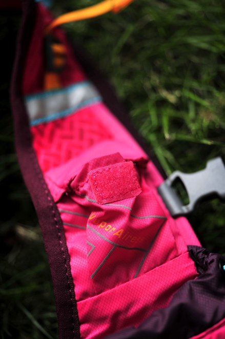 活跃山间的娇粉精灵——Nathan VaporAiress 轻量水袋背包测评