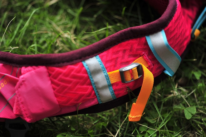 活跃山间的娇粉精灵——Nathan VaporAiress 轻量水袋背包测评