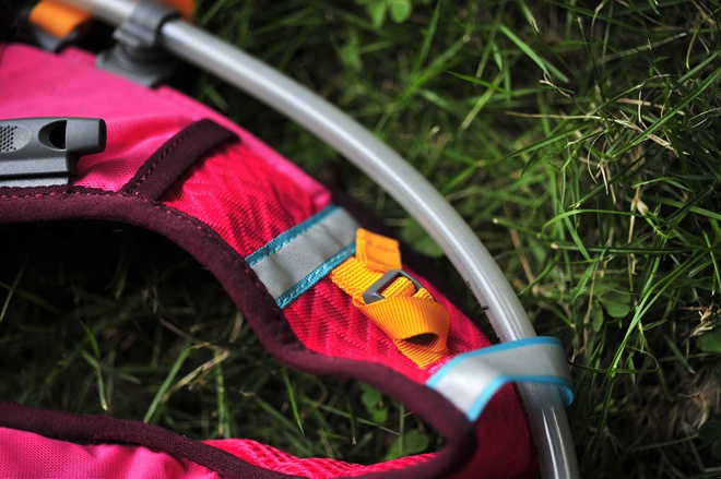 活跃山间的娇粉精灵——Nathan VaporAiress 轻量水袋背包测评