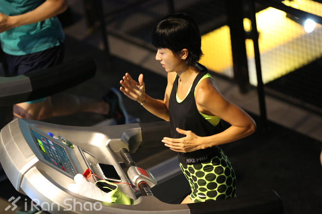 体验 | 这一次NIKE造了场跑步机上的梦