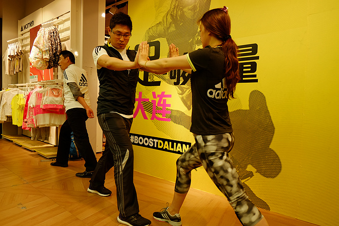 #足·够能量# 大连马拉松开跑在即，足够能量跑出你精彩