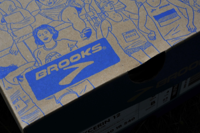 漫步云端 缓震界的劳斯莱斯——Brooks Glycerin 12深度测评