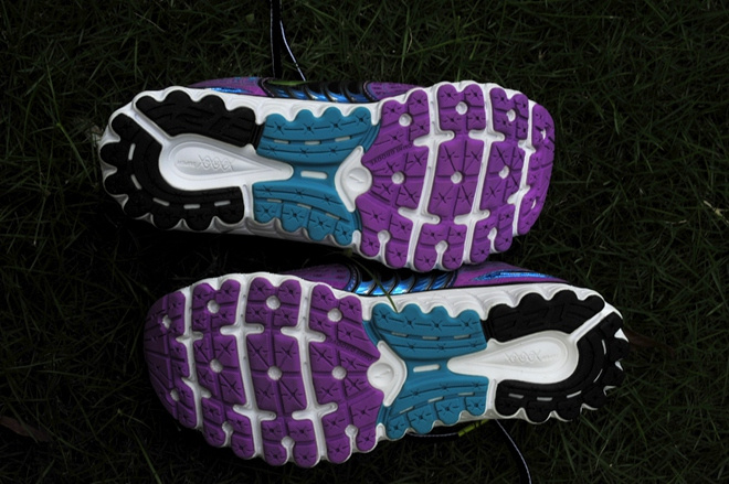 漫步云端 缓震界的劳斯莱斯——Brooks Glycerin 12深度测评