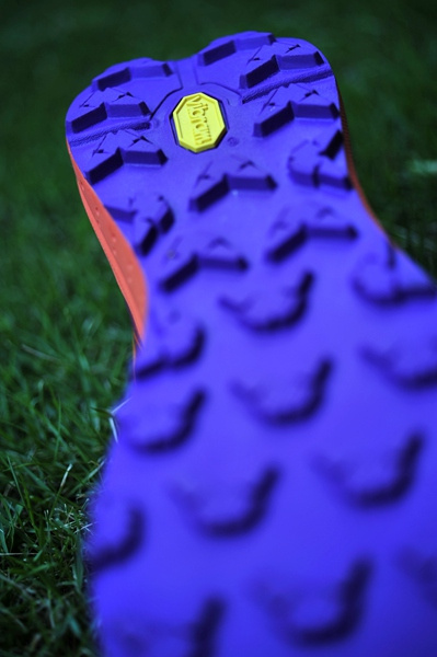 那抹点缀山间的紫与橙——泰尼卡闪电2.0深度测评