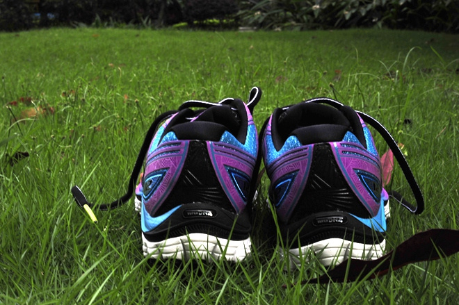 漫步云端 缓震界的劳斯莱斯——Brooks Glycerin 12深度测评