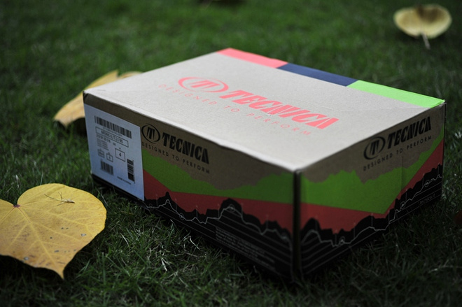 那抹点缀山间的紫与橙——泰尼卡闪电2.0深度测评