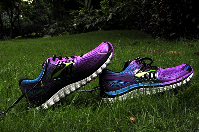 漫步云端 缓震界的劳斯莱斯——Brooks Glycerin 12深度测评