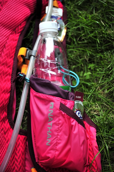 活跃山间的娇粉精灵——Nathan VaporAiress 轻量水袋背包测评