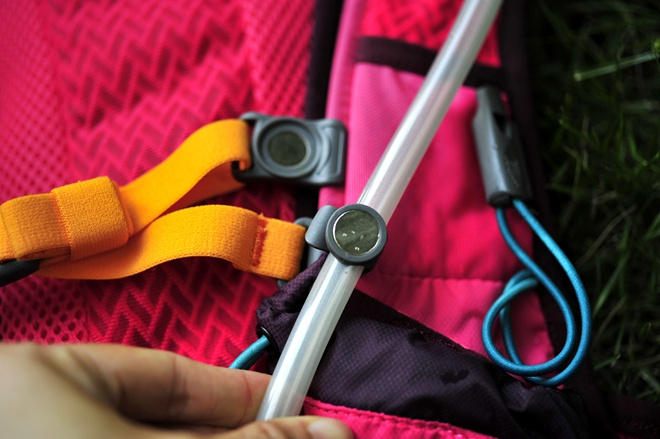 活跃山间的娇粉精灵——Nathan VaporAiress 轻量水袋背包测评