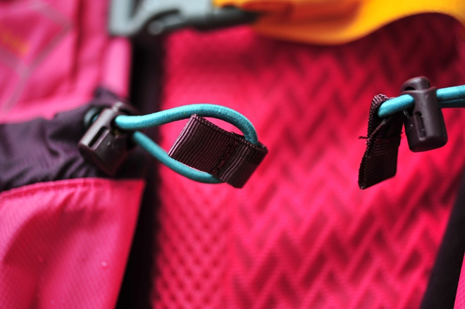 活跃山间的娇粉精灵——Nathan VaporAiress 轻量水袋背包测评