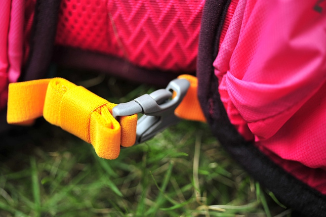 活跃山间的娇粉精灵——Nathan VaporAiress 轻量水袋背包测评