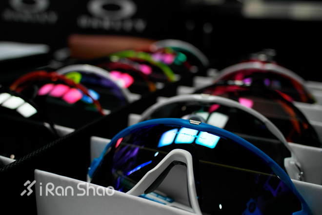 新品｜更宽广视野！OAKLEY 新款JAWBREAKER运动眼镜发布