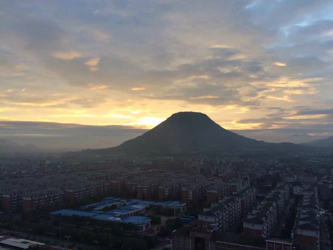 【猎豹跑团，旗开得胜】—— 横店马拉松跑记