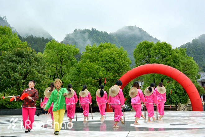 三清山 | 在1800米的长空栈道越野是怎样一种体验?