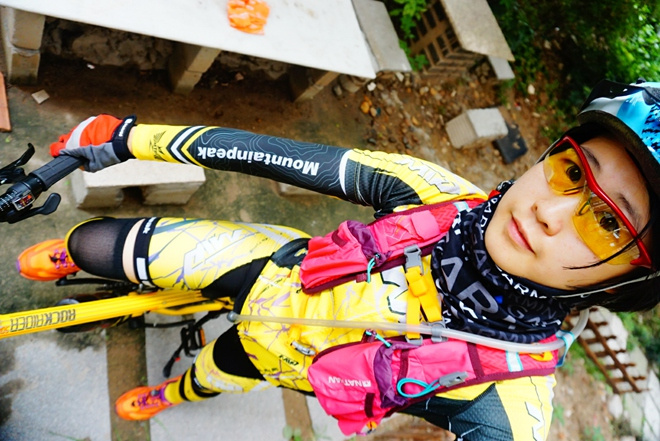 活跃山间的娇粉精灵——Nathan VaporAiress 轻量水袋背包测评