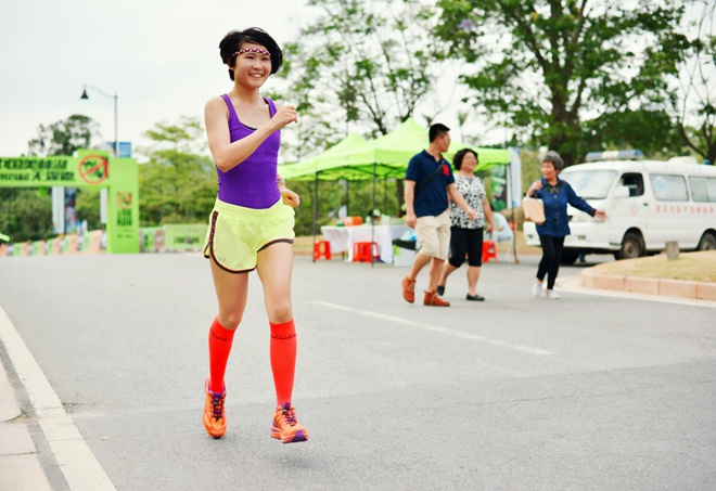 那抹点缀山间的紫与橙——泰尼卡闪电2.0深度测评