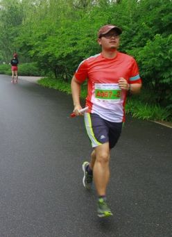 赛场见 | 8人2队，第一次参加马拉松接力赛