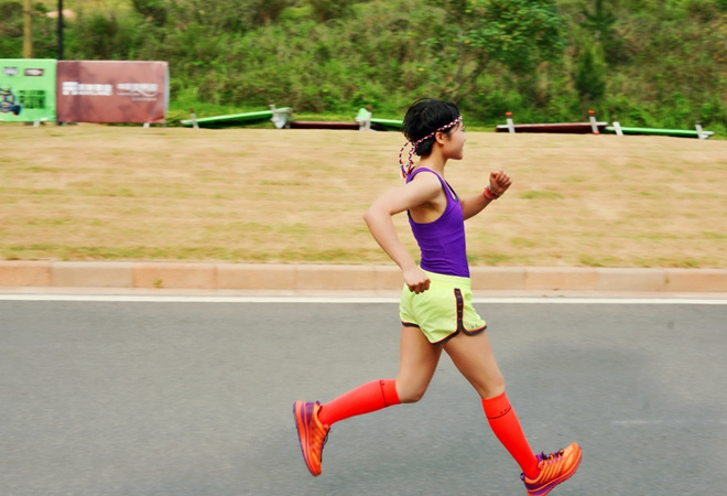 那抹点缀山间的紫与橙——泰尼卡闪电2.0深度测评