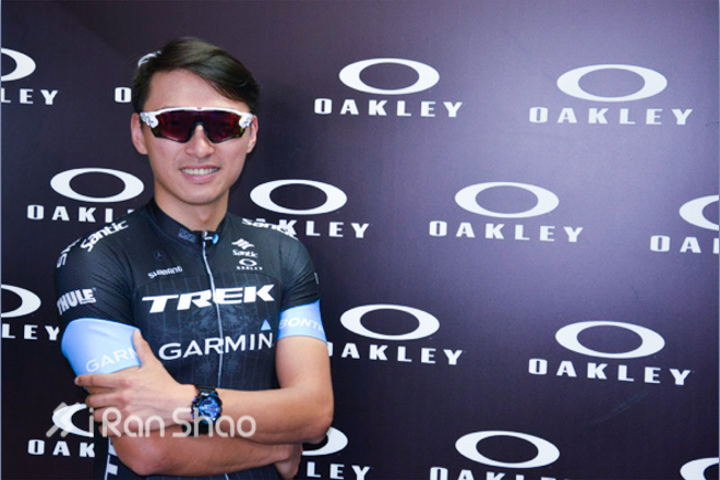 新品｜更宽广视野！OAKLEY 新款JAWBREAKER运动眼镜发布