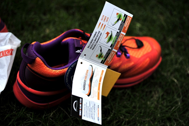 那抹点缀山间的紫与橙——泰尼卡闪电2.0深度测评