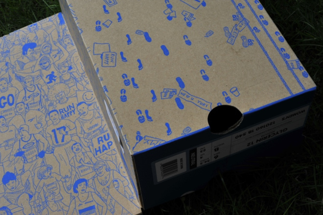 漫步云端 缓震界的劳斯莱斯——Brooks Glycerin 12深度测评