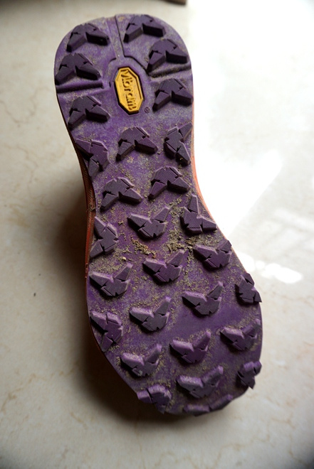 那抹点缀山间的紫与橙——泰尼卡闪电2.0深度测评