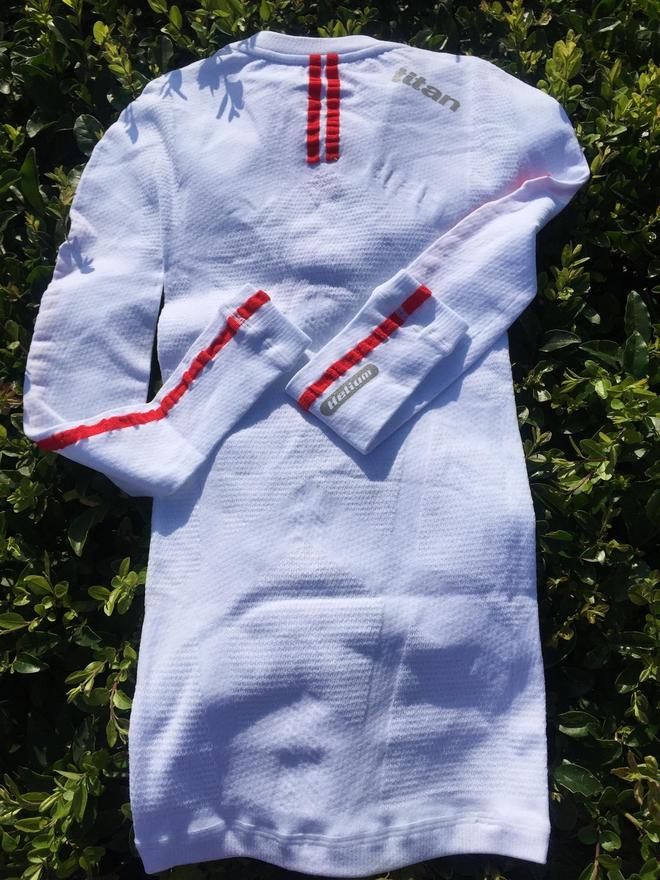 装备众测 |titan压力小腿套和机能紧身衣 开箱测评