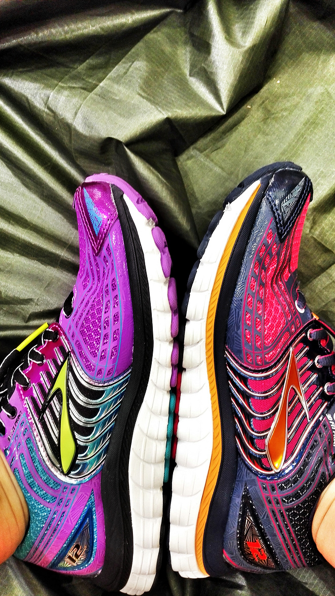 漫步云端 缓震界的劳斯莱斯——Brooks Glycerin 12深度测评