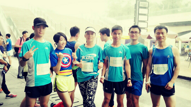 漫步云端 缓震界的劳斯莱斯——Brooks Glycerin 12深度测评