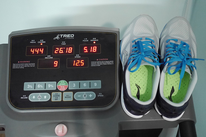 破茧化蝶——李宁超轻12代测评