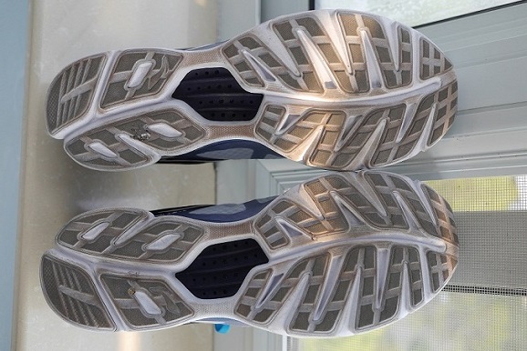 破茧化蝶——李宁超轻12代测评