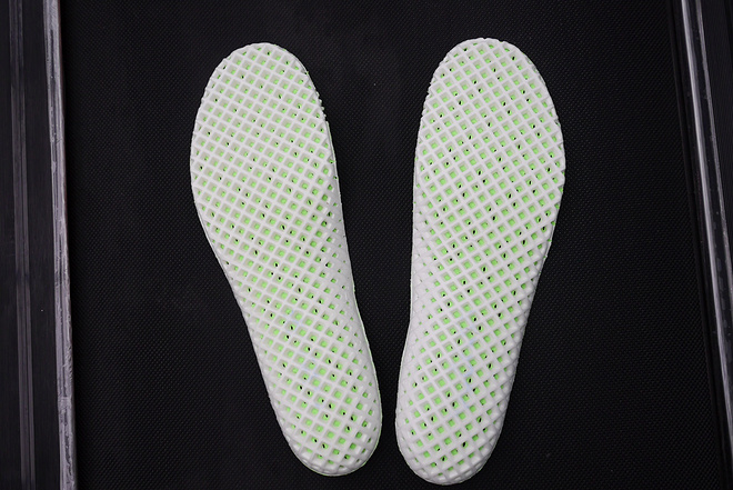 破茧化蝶——李宁超轻12代测评