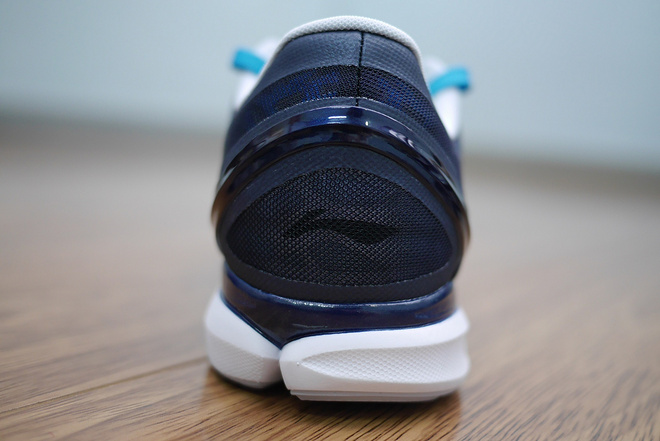 破茧化蝶——李宁超轻12代测评