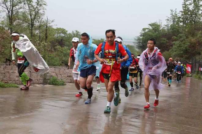 2015TNF100百公里第六名有感