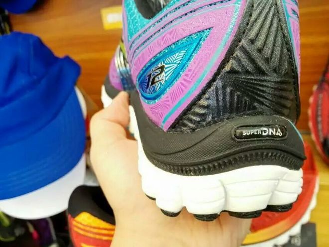 漫步云端 缓震界的劳斯莱斯——Brooks Glycerin 12深度测评