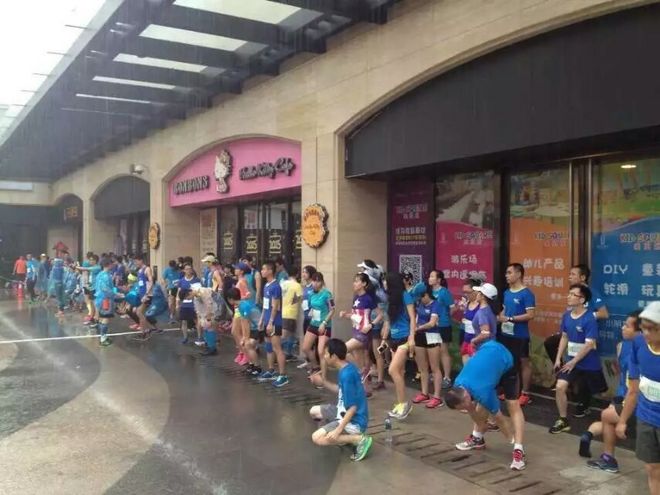 漫步云端 缓震界的劳斯莱斯——Brooks Glycerin 12深度测评