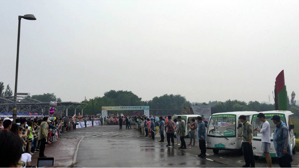 赛场见 | 8人2队，第一次参加马拉松接力赛