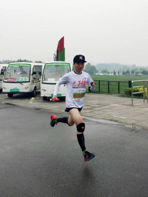 赛场见 | 8人2队，第一次参加马拉松接力赛