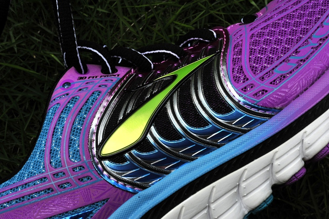 漫步云端 缓震界的劳斯莱斯——Brooks Glycerin 12深度测评