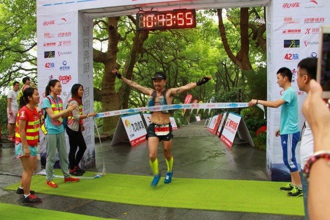 我并不把跑步当成生命里的所有，但他确是我做任何事情的正能量源泉。