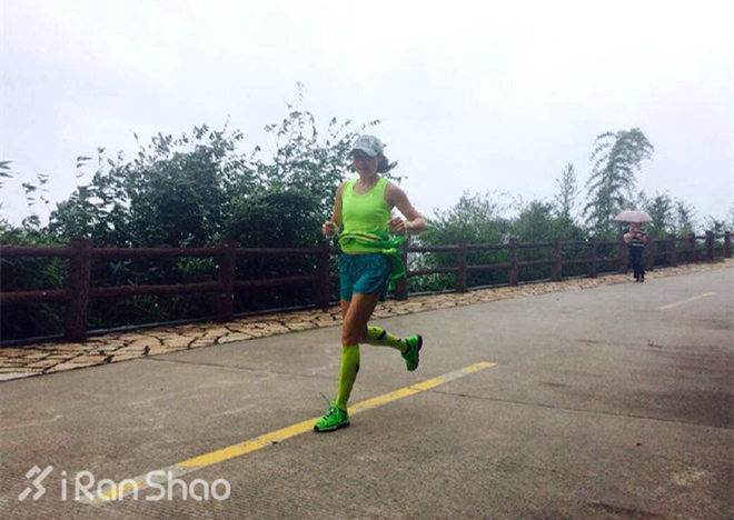 人物 | 厦门跑圈女神：陈恩宁，喜欢跑步，用呼吸在倾诉