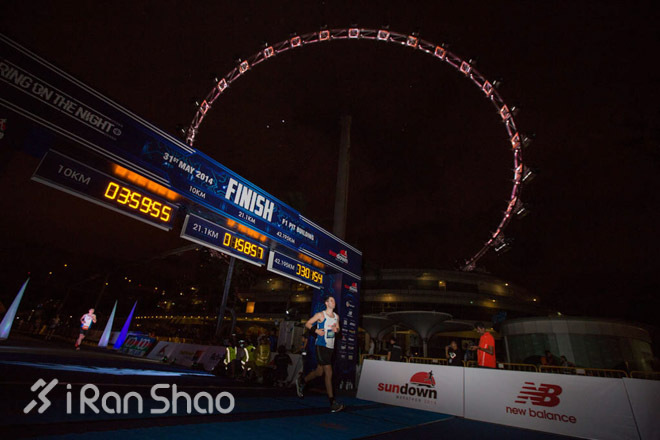 马拉松城纪 | 新加坡sundown日落马拉松：世界进入黑暗，我们开始狂欢