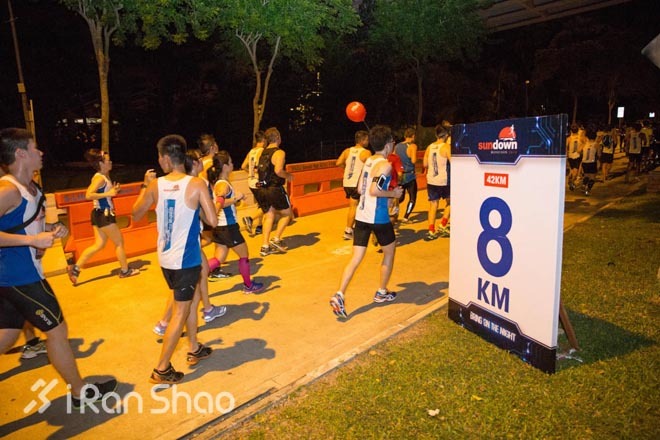 马拉松城纪 | 新加坡sundown日落马拉松：世界进入黑暗，我们开始狂欢