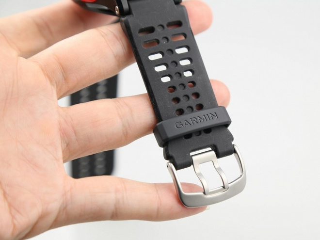 綠光四射的Garmin Forerunner 225光學心率錶Quick View