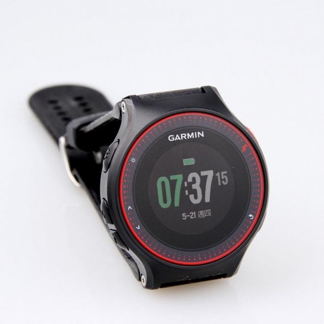 綠光四射的Garmin Forerunner 225光學心率錶Quick View